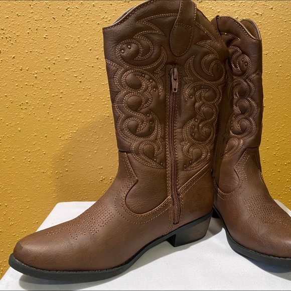 Cowgirls boots in tan - Picture 2 of 7